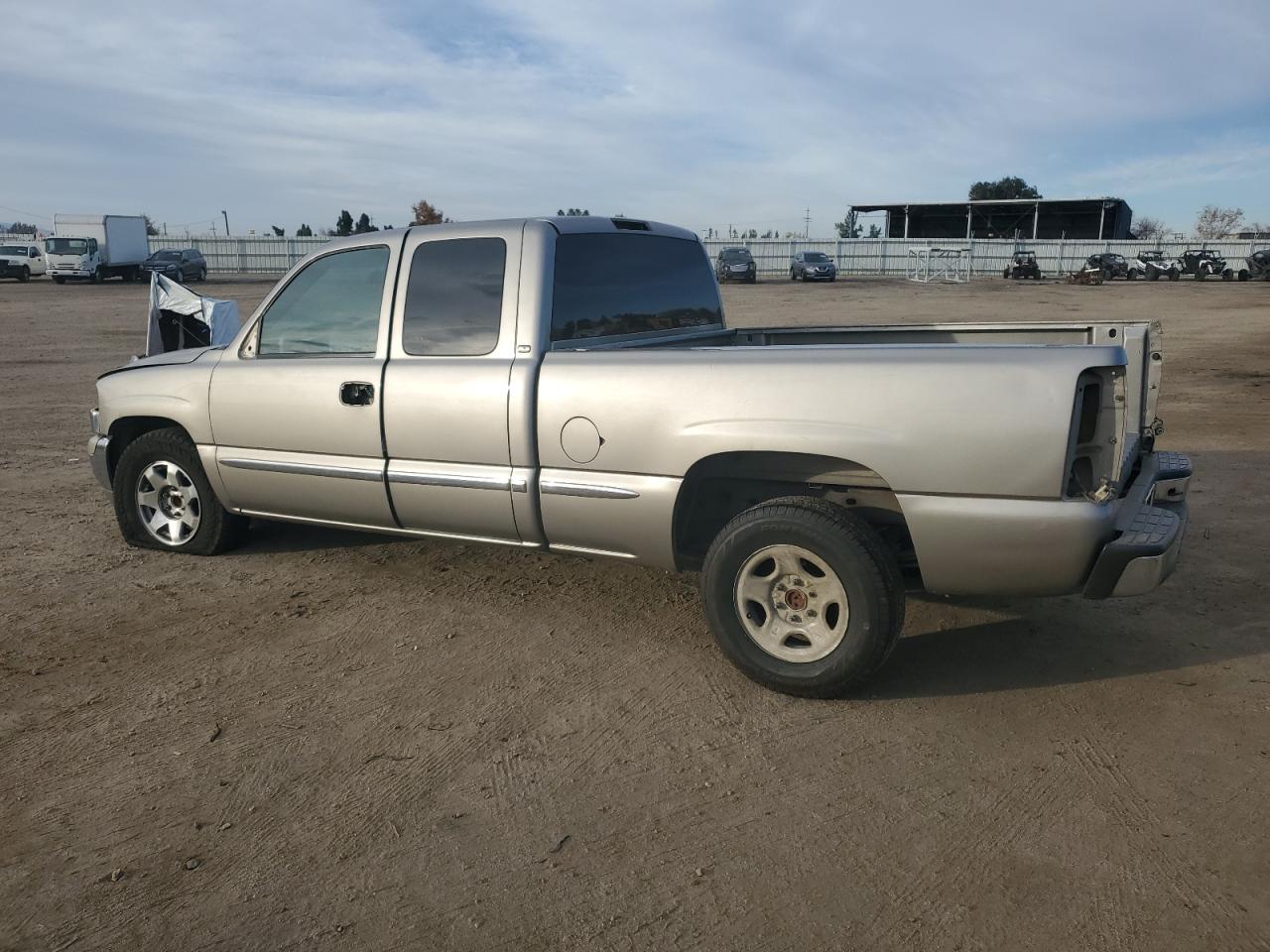 Obraz 2 z 2001 GMC NEW SIERRA C1500 2001 z VIN 2GTEC19T611252907