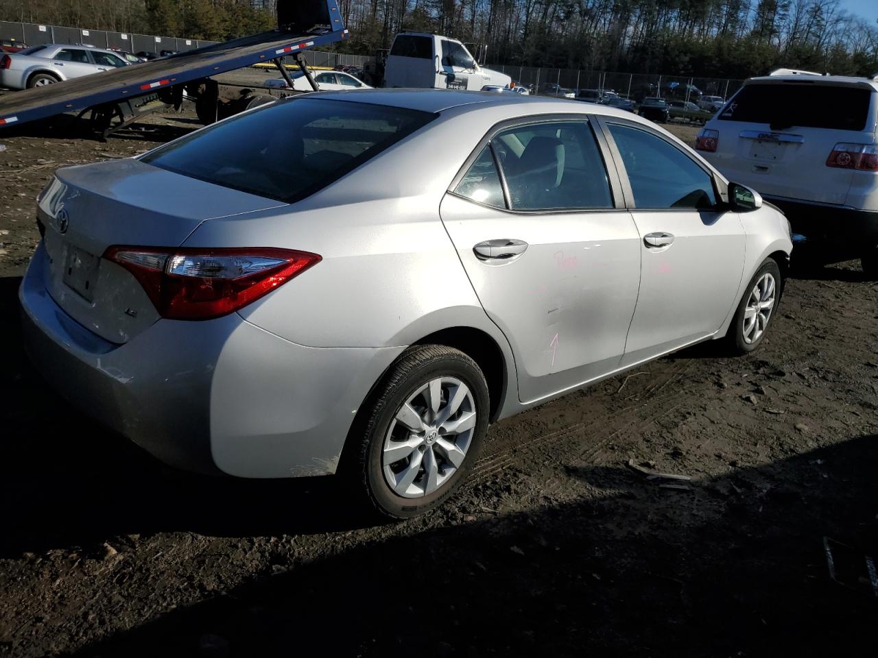 Image 3 of 2015 TOYOTA COROLLA L 2015 with VIN 2T1BURHE1FC338216