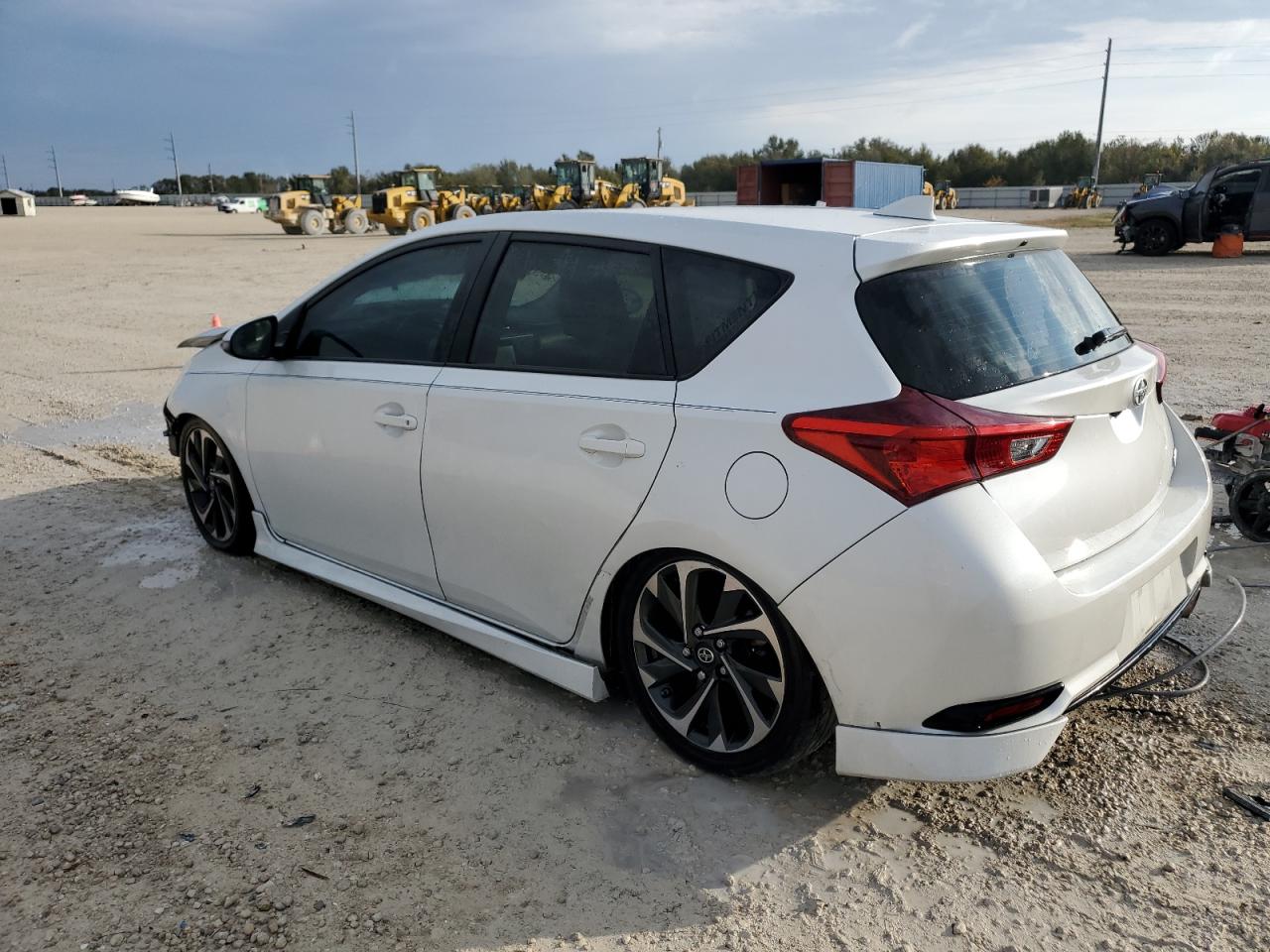 Image 2 of 2016 TOYOTA SCION IM  2016 with VIN JTNKARJE9GJ500517