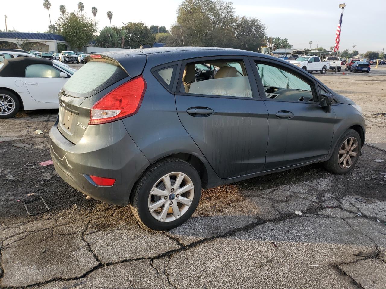 Image 3 of 2011 FORD FIESTA SE 2011 with VIN 3FADP4EJ0BM178244