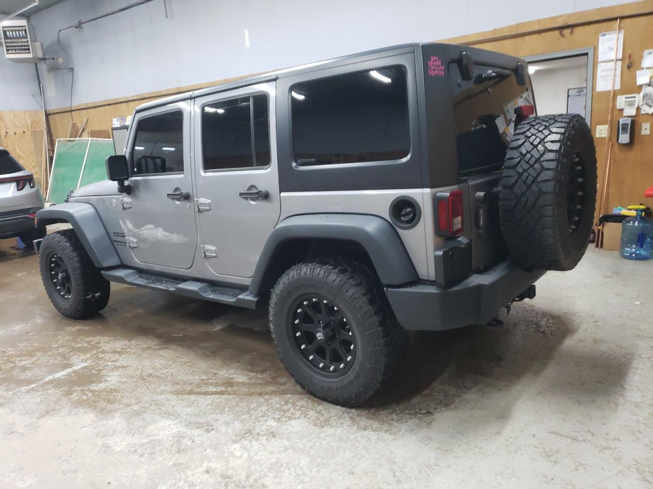 Obraz 2 z 2015 JEEP WRANGLER UNLIMITED SPORT 2015 z VIN 1C4BJWDG9FL512444