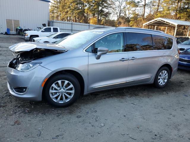 Image 1 of 2019 CHRYSLER PACIFICA TOURING L 2019 with VIN 2C4RC1BG4KR537414