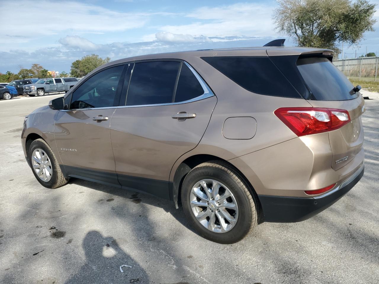 Image 2 of 2019 CHEVROLET EQUINOX LT 2019 with VIN 2GNAXJEV6K6249883