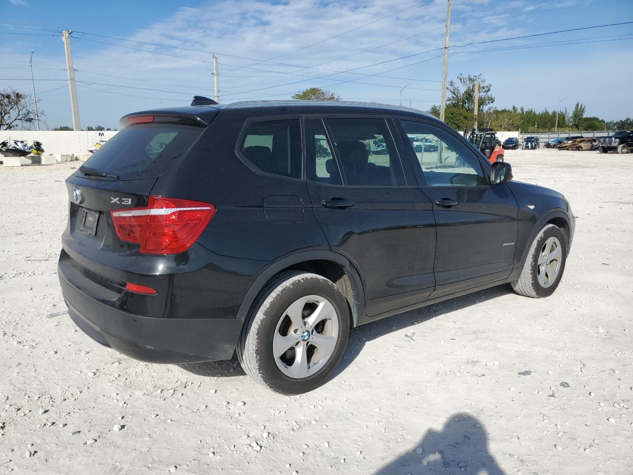 Image 3 of 2011 BMW X3 XDRIVE28I 2011 with VIN 5UXWX5C59BL710296