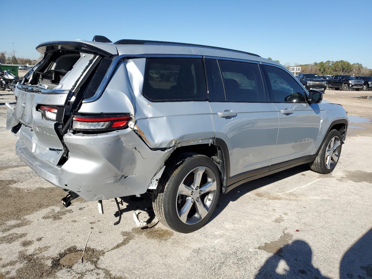Image 3 of Jeep Grand Cherokee L Limited 2021 with VIN 1C4RJKBG1M8205554