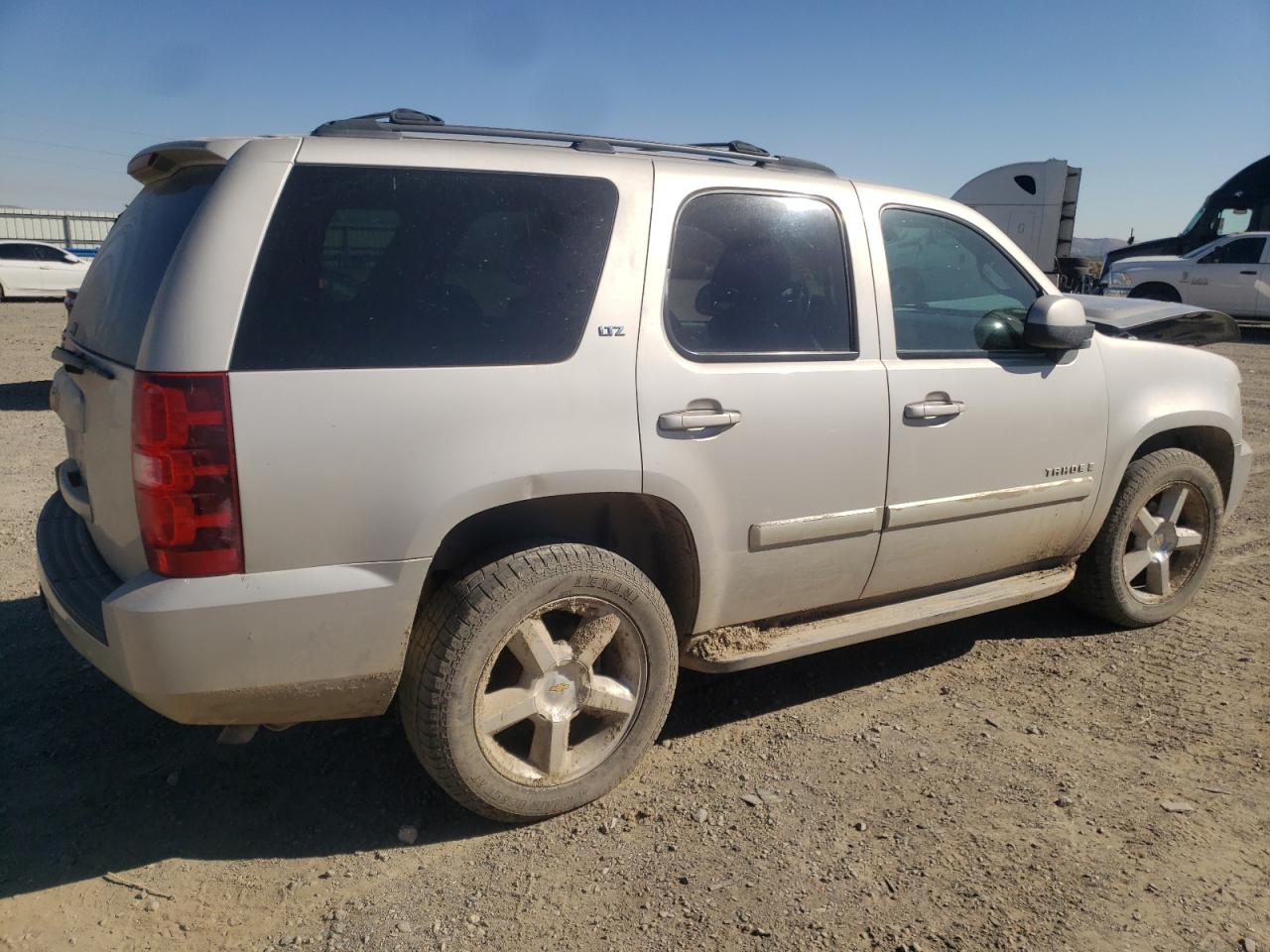 Изображение 3 2007 CHEVROLET TAHOE C1500 2007 с VIN 1GNFC13J77R115932