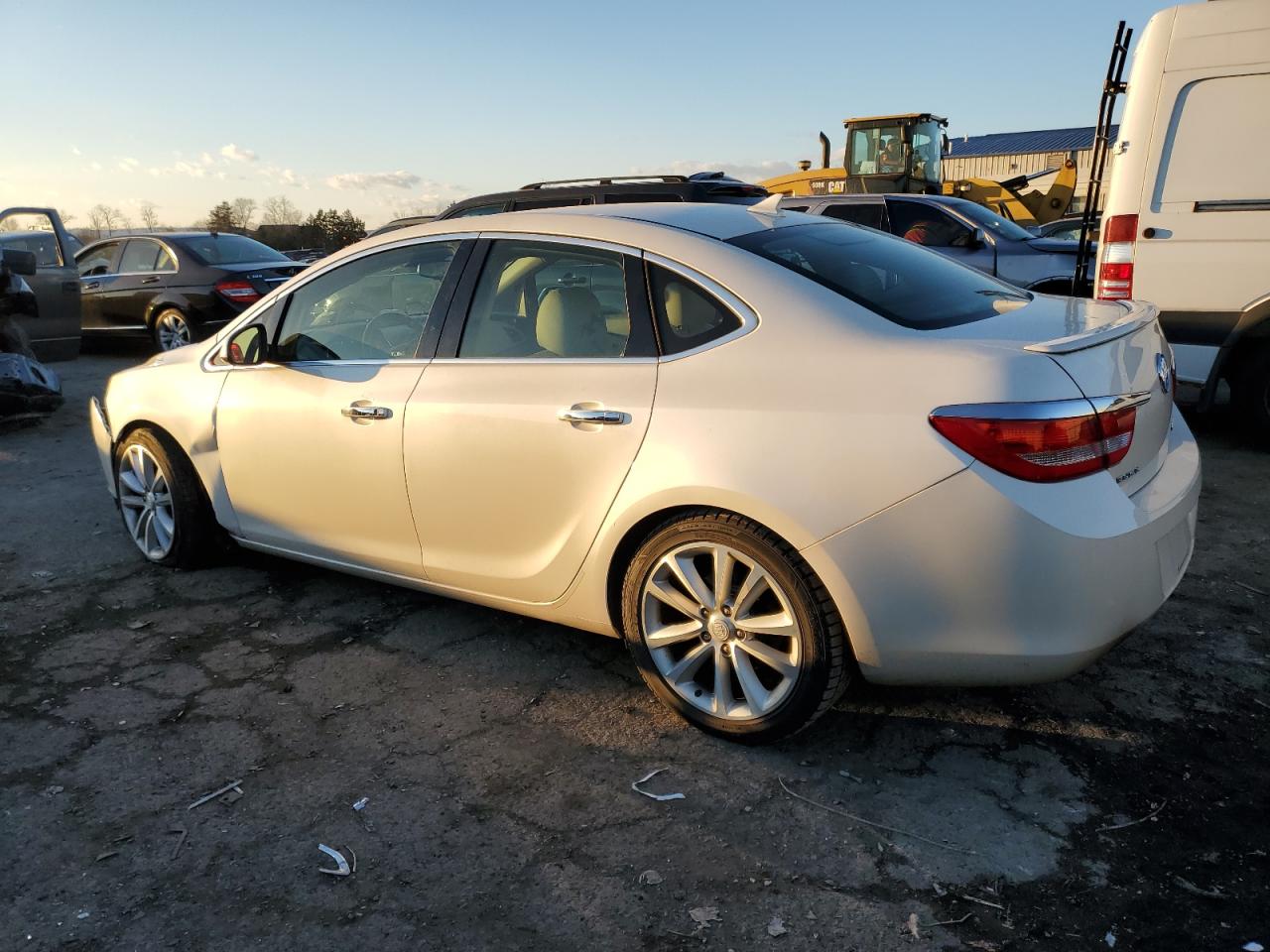 Изображение 2 2012 BUICK VERANO  2012 с VIN 1G4PP5SK7C4169897