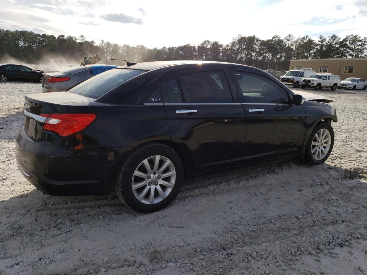 Изображение 3 2013 CHRYSLER 200 LIMITED 2013 с VIN 1C3CCBCGXDN699398