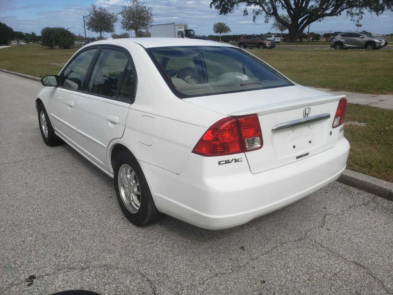 Image 3 of 2003 HONDA CIVIC HYBRID 2003 with VIN JHMES95603S012741
