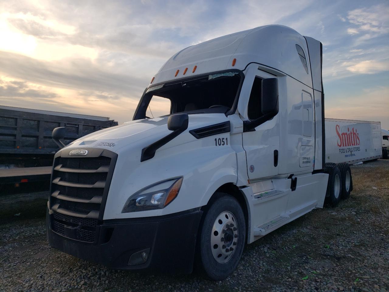 Obraz 2 z 2022 FREIGHTLINER CASCADIA 126  2022 z VIN 3AKJHHDR8NSMD0068
