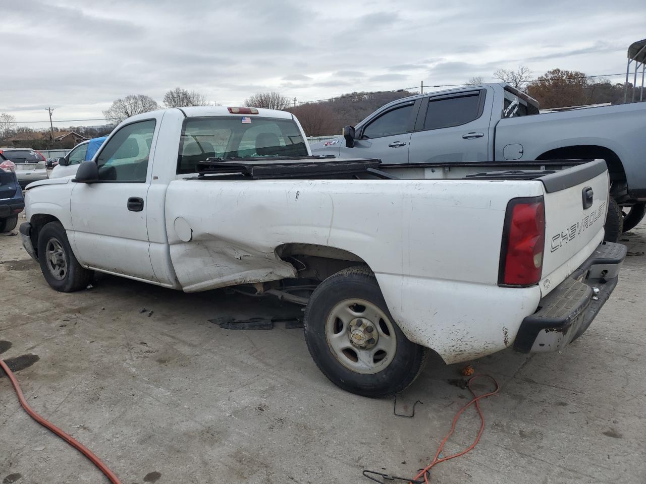 Obraz 2 z 2004 CHEVROLET SILVERADO C1500 2004 z VIN 1GCEC14XX4Z287973