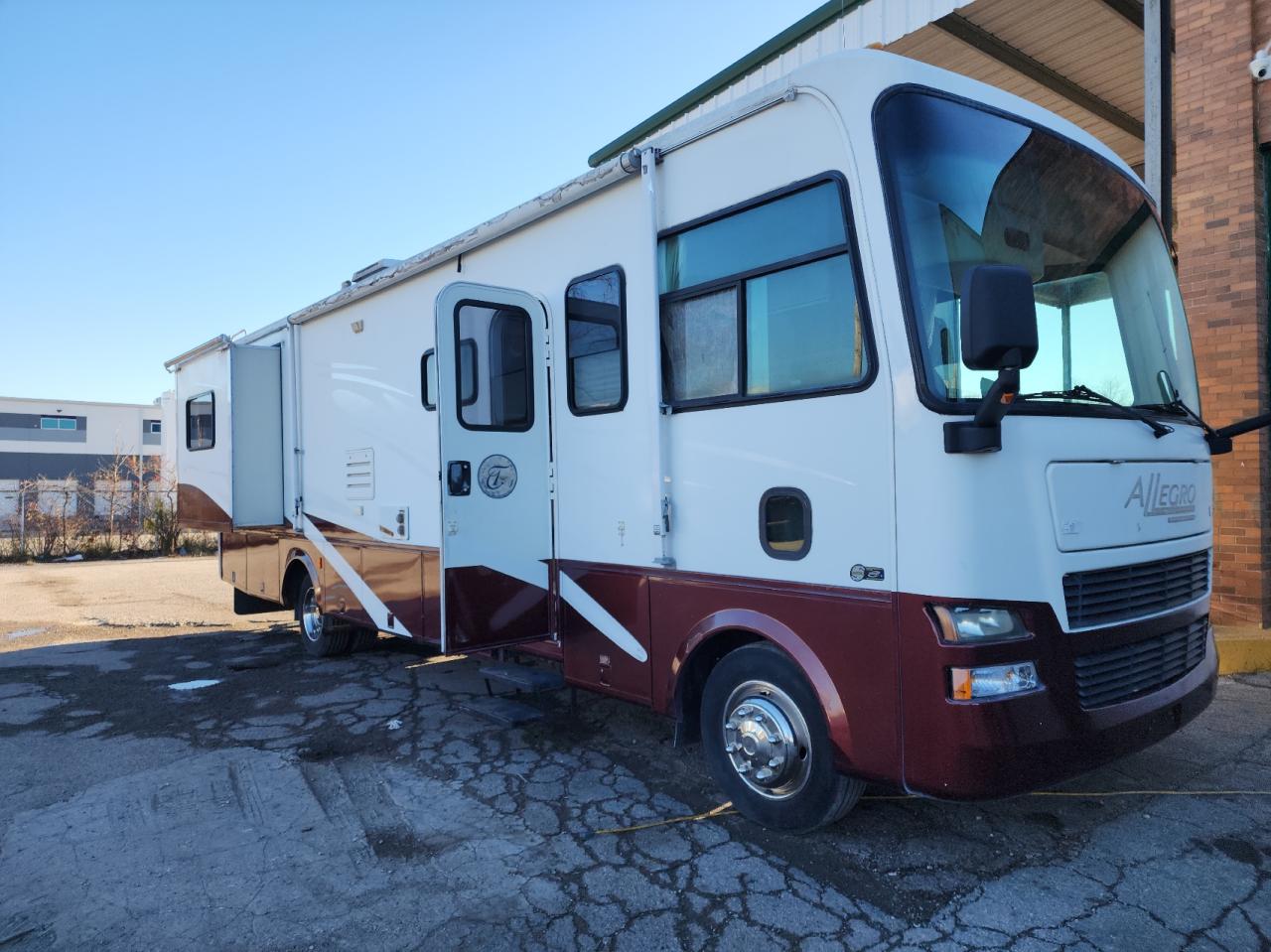 Image 1 of 2006 WORKHORSE CUSTOM CHASSIS MOTORHOME CHASSIS W22 2006 with VIN 5B4MP67G763414845