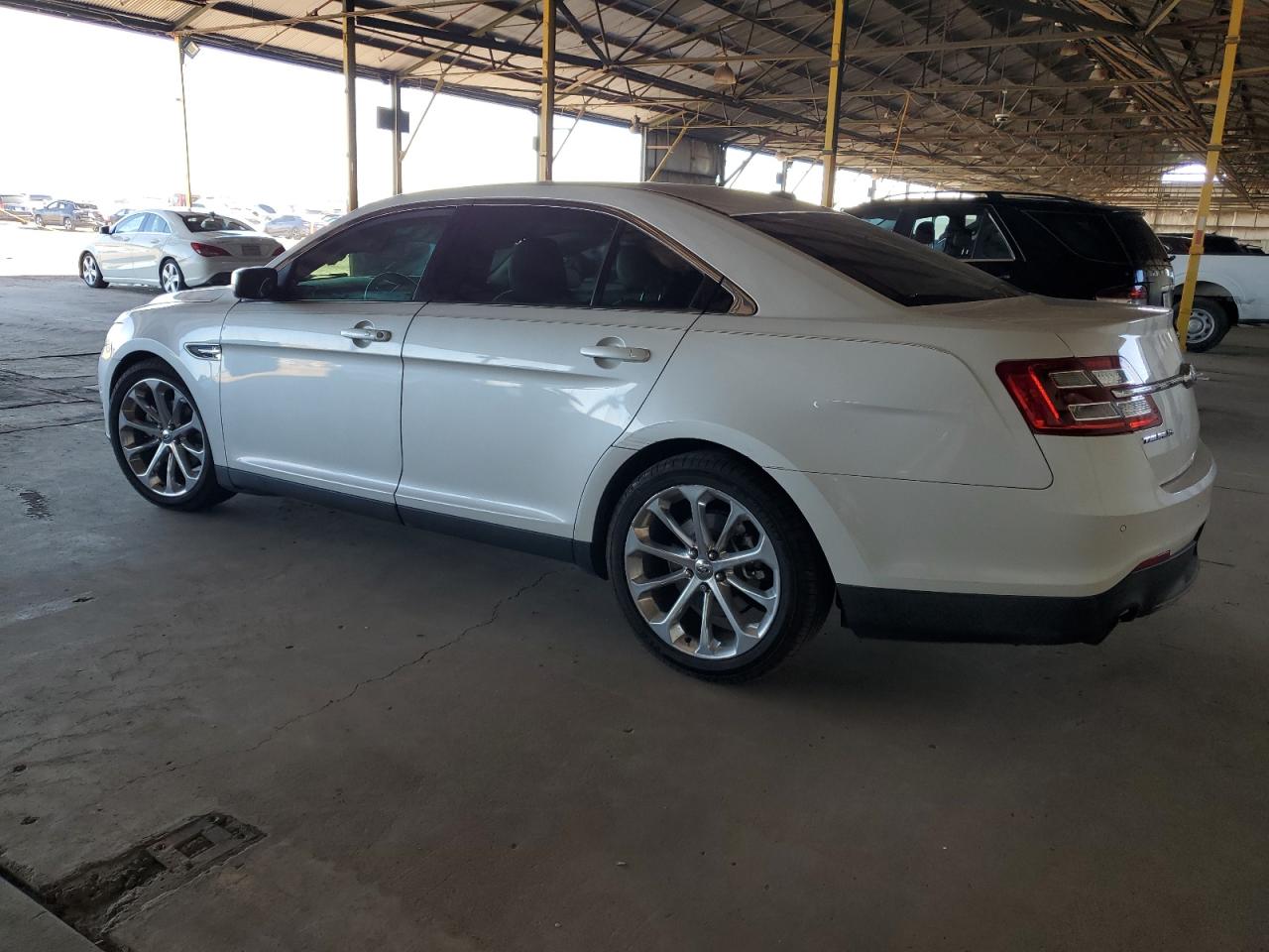 Image 2 of 2013 FORD TAURUS LIMITED 2013 with VIN 1FAHP2F91DG167437