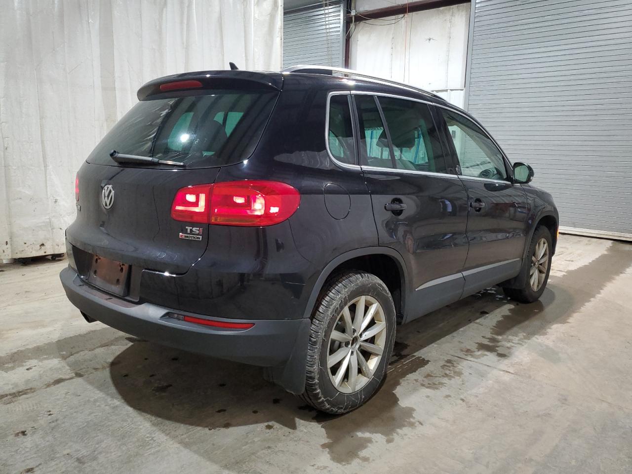 Image 3 of 2017 VOLKSWAGEN TIGUAN WOLFSBURG 2017 with VIN WVGSV7AX9HK006373
