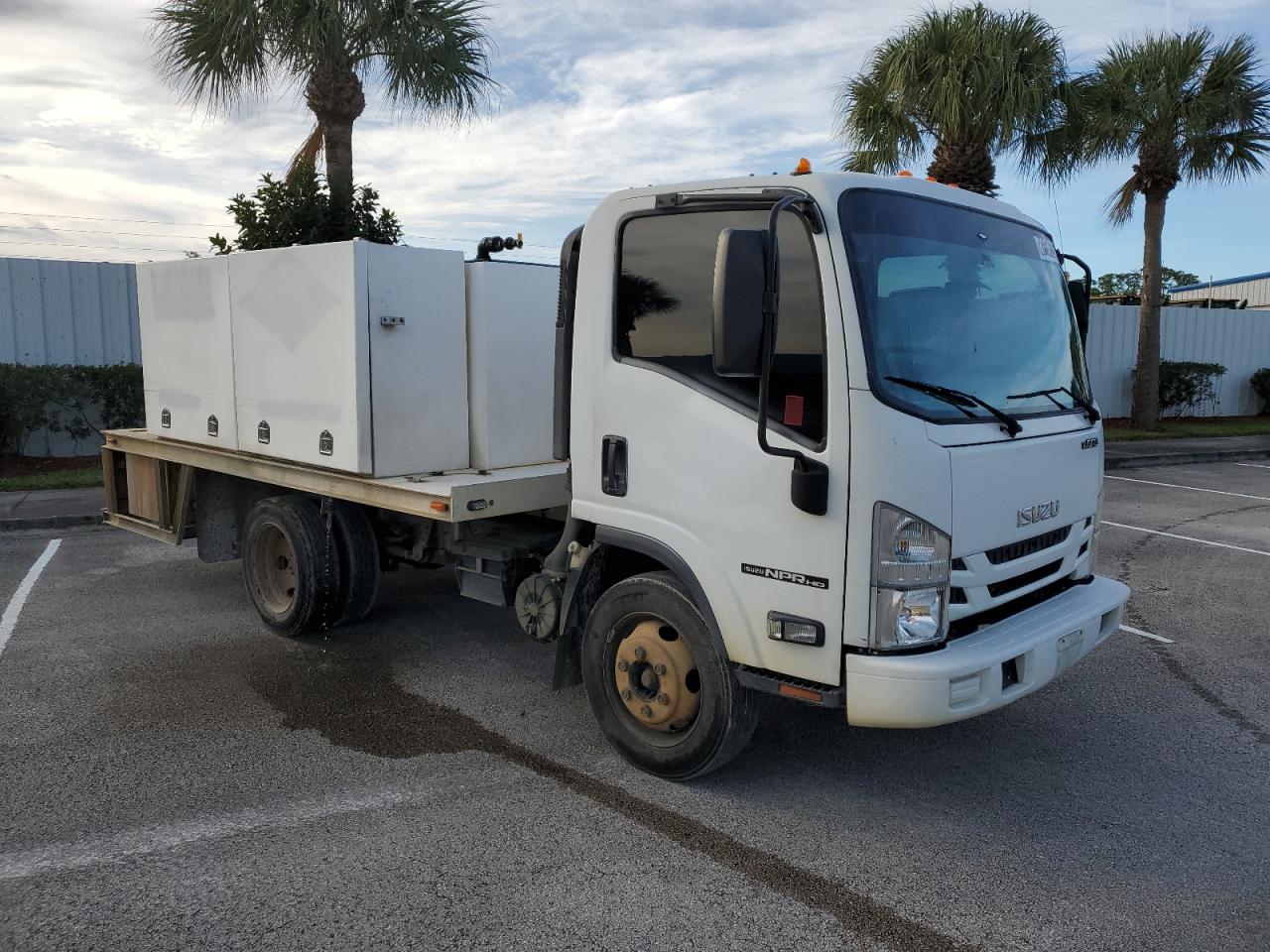 Изображение 2019 ISUZU NPR HD  2019