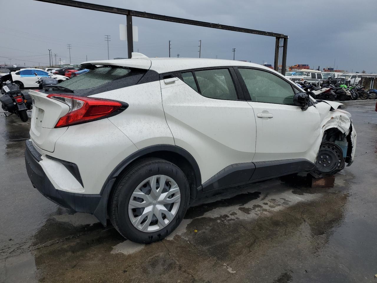 Image 3 of 2021 TOYOTA C-HR XLE 2021 with VIN JTNKHMBX8M1121549