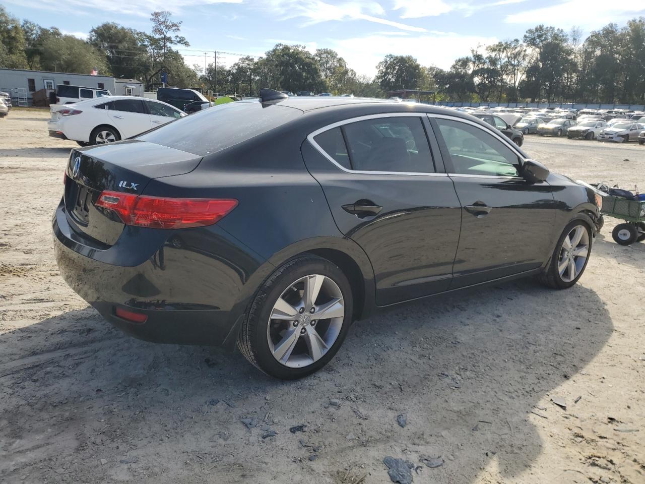 Image 3 of 2013 ACURA ILX 20 PREMIUM 2013 with VIN 19VDE1F57DE002135