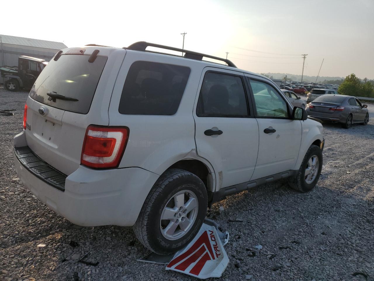 Image 3 of 2009 FORD ESCAPE XLT 2009 with VIN 1FMCU03G59KC57310