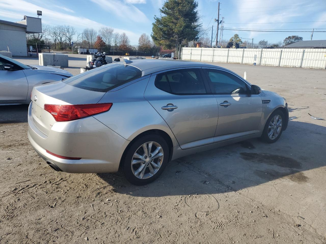 Obraz 3 z Kia Optima Lx 2013 z VIN 5XXGM4A7XDG114131