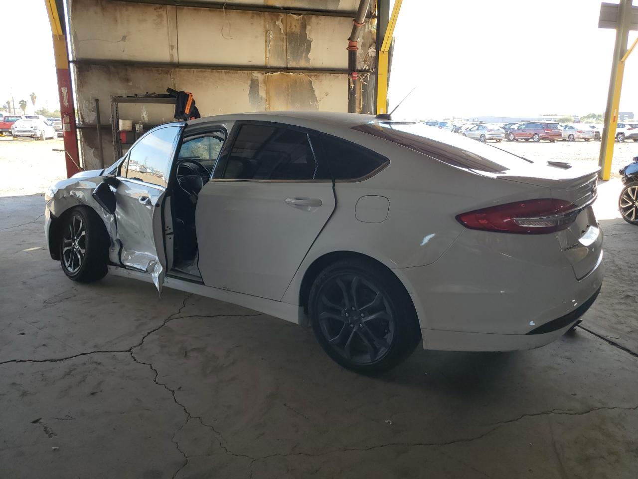 Image 2 of 2018 FORD FUSION SE 2018 with VIN 3FA6P0HD8JR136428
