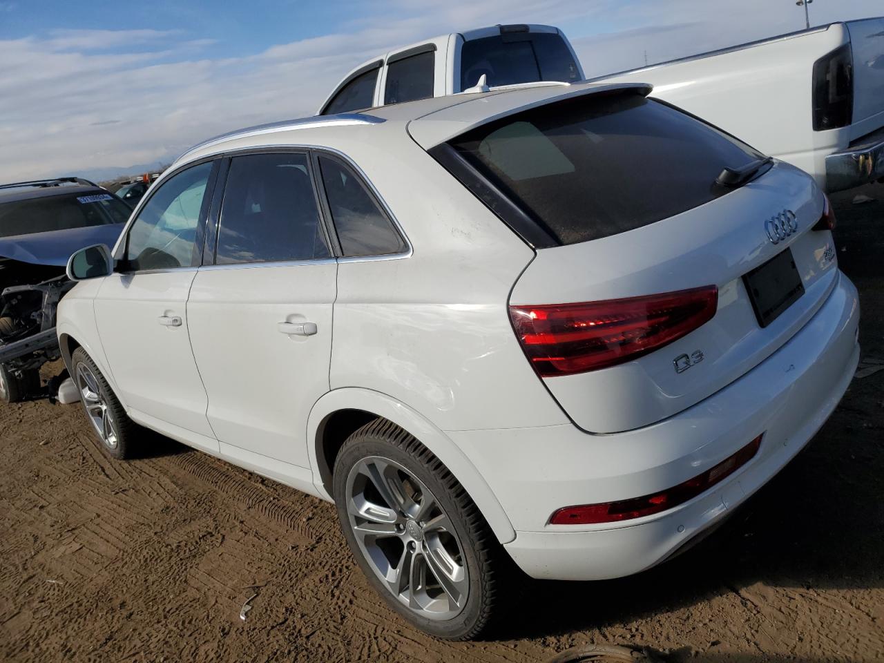 Obraz 2 z 2015 AUDI Q3 PRESTIGE 2015 z VIN WA1GFCFS9FR009964