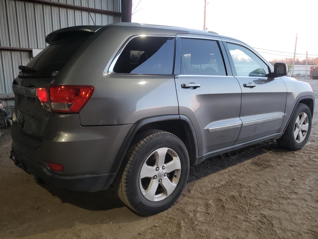 Image 3 of 2011 JEEP GRAND CHEROKEE LAREDO 2011 with VIN 1J4RS4GG4BC739492