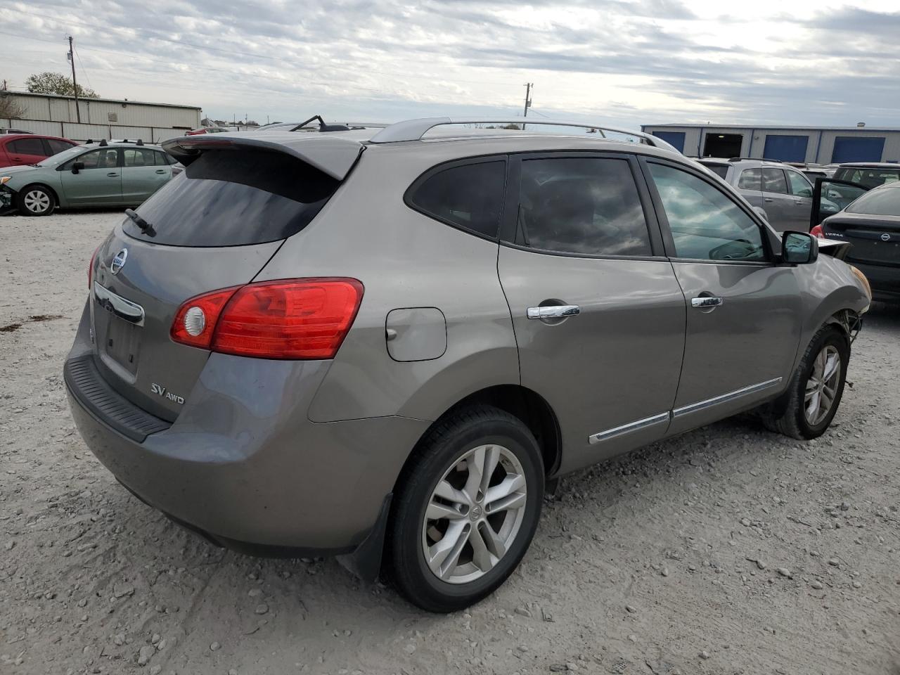 Image 3 of 2013 NISSAN ROGUE S 2013 with VIN JN8AS5MV9DW105158