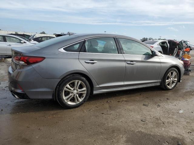Obraz 3 z 2019 HYUNDAI SONATA LIMITED 2019 z VIN 5NPE34AF4KH806260
