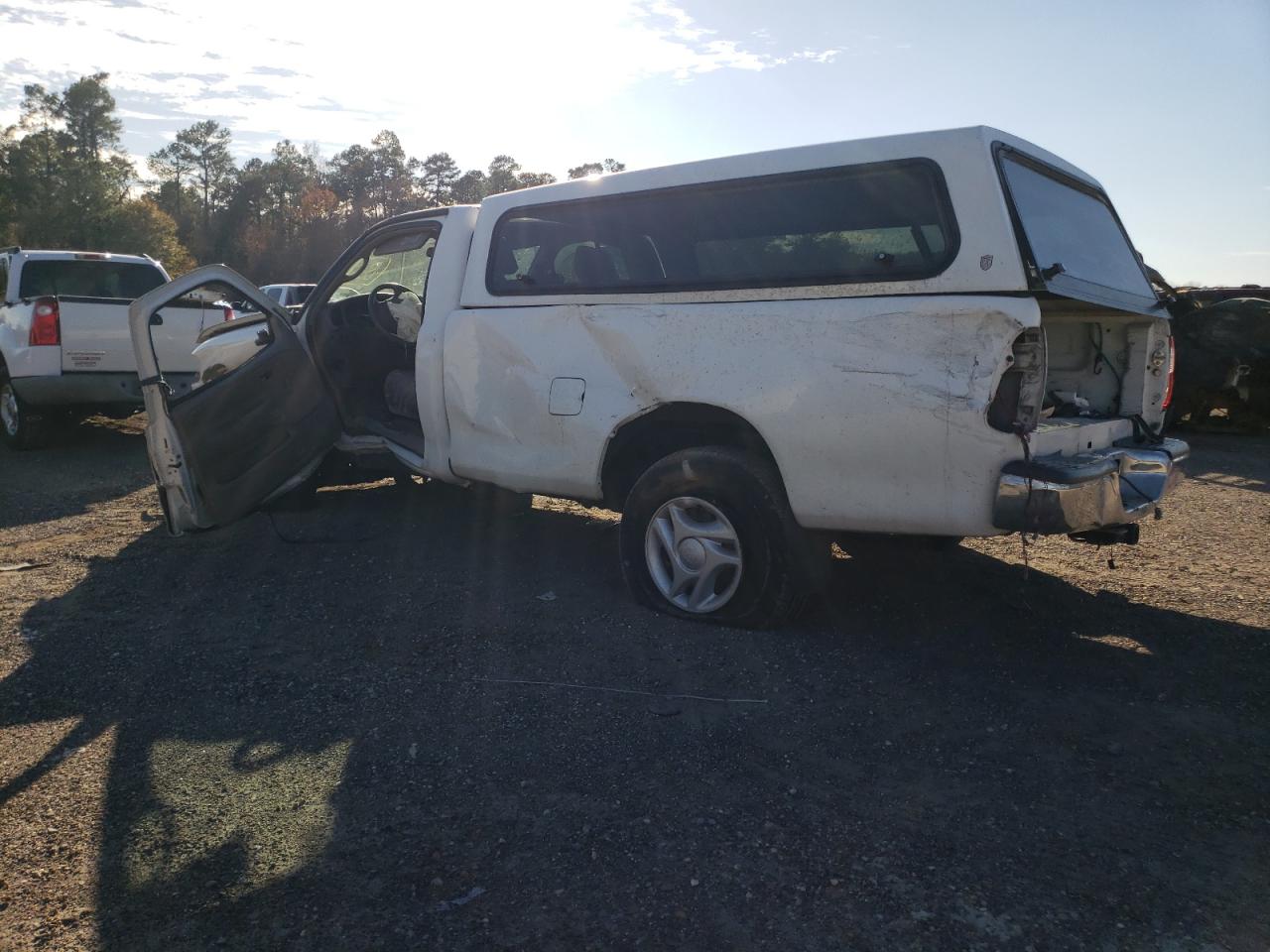 Image 2 of 2005 TOYOTA TUNDRA  2005 with VIN 5TBKT42145S469943