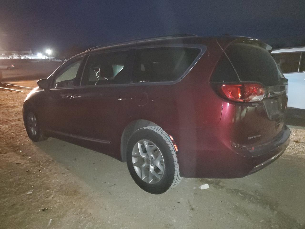 Изображение 2 2017 CHRYSLER PACIFICA TOURING L 2017 с VIN 2C4RC1BG9HR810047