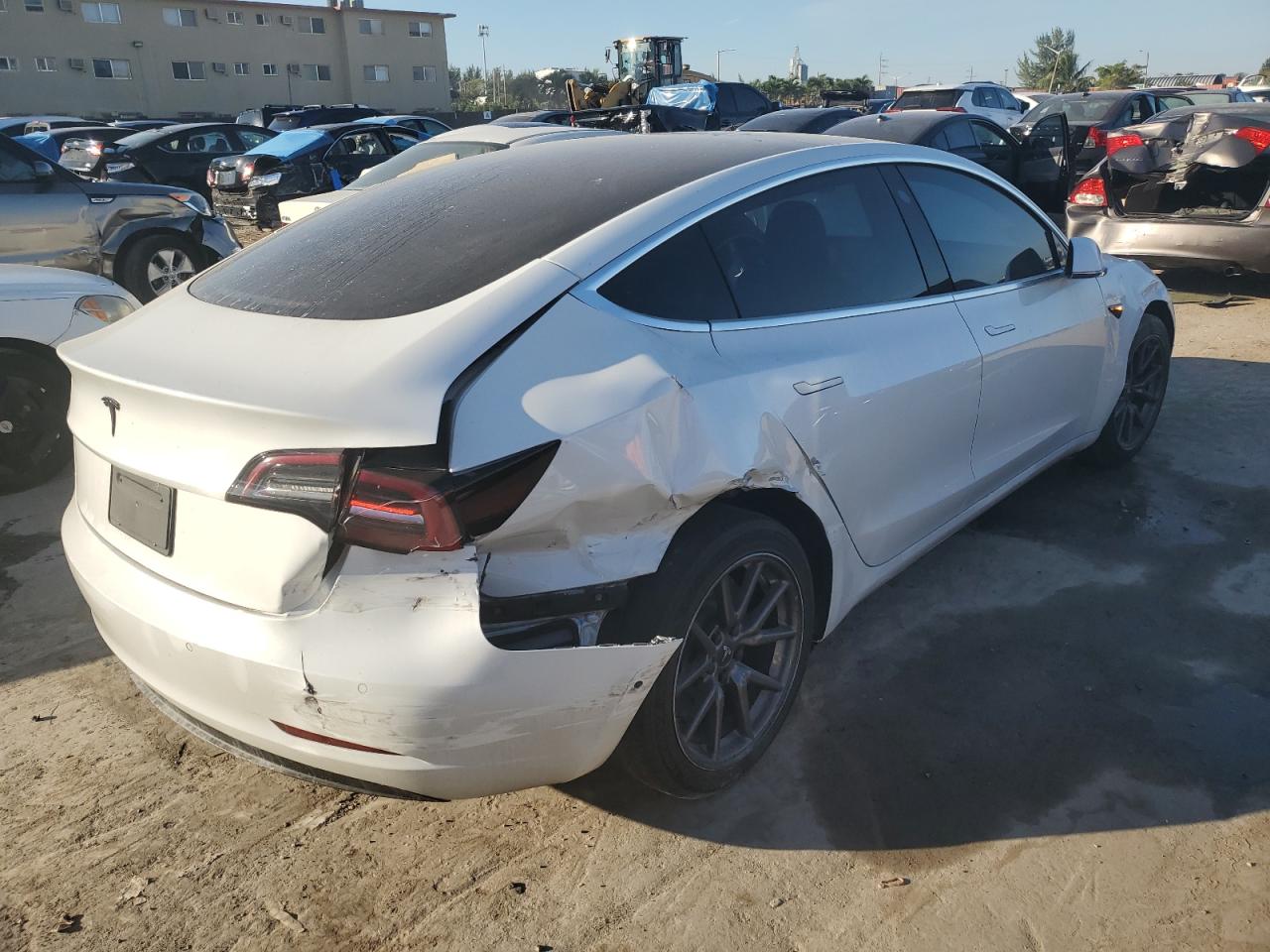 Obraz 3 z 2020 TESLA MODEL 3  2020 z VIN 5YJ3E1EA4LF505065