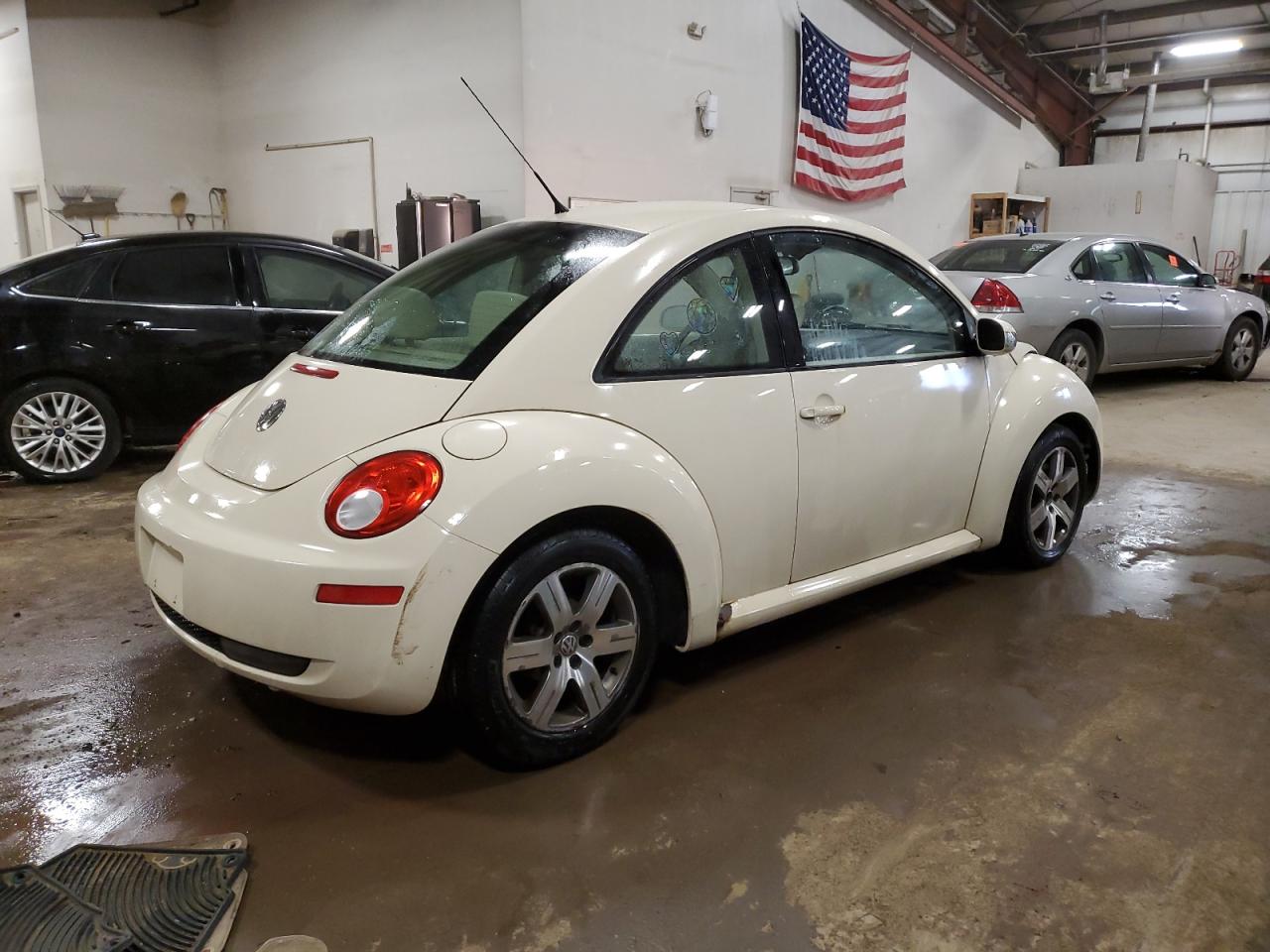 Image 3 of 2006 VOLKSWAGEN NEW BEETLE 2.5L OPTION PACKAGE 1 2006 with VIN 3VWRG31C66M420085