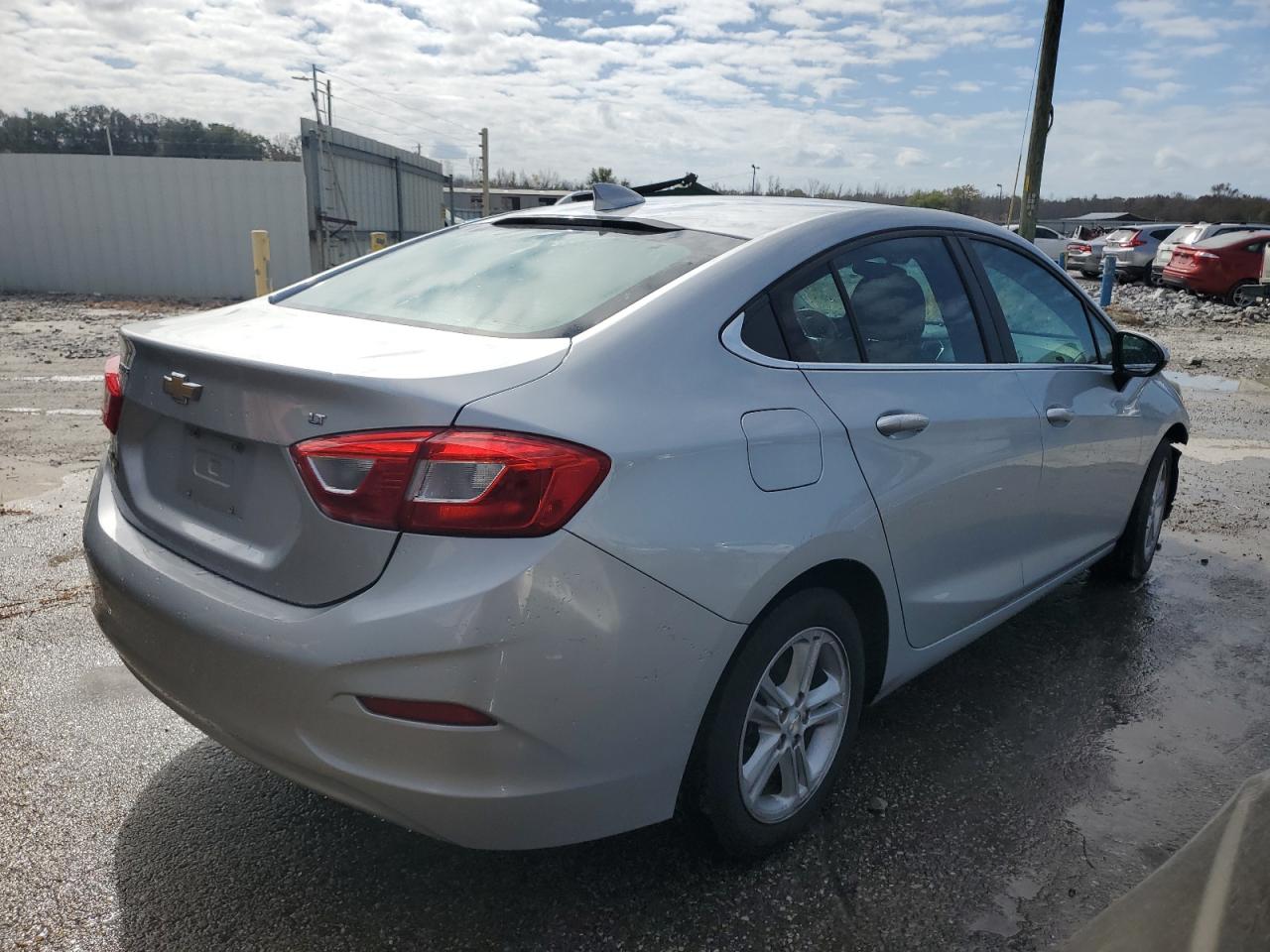 Image 3 of 2017 CHEVROLET CRUZE LT 2017 with VIN 1G1BE5SM9H7104800