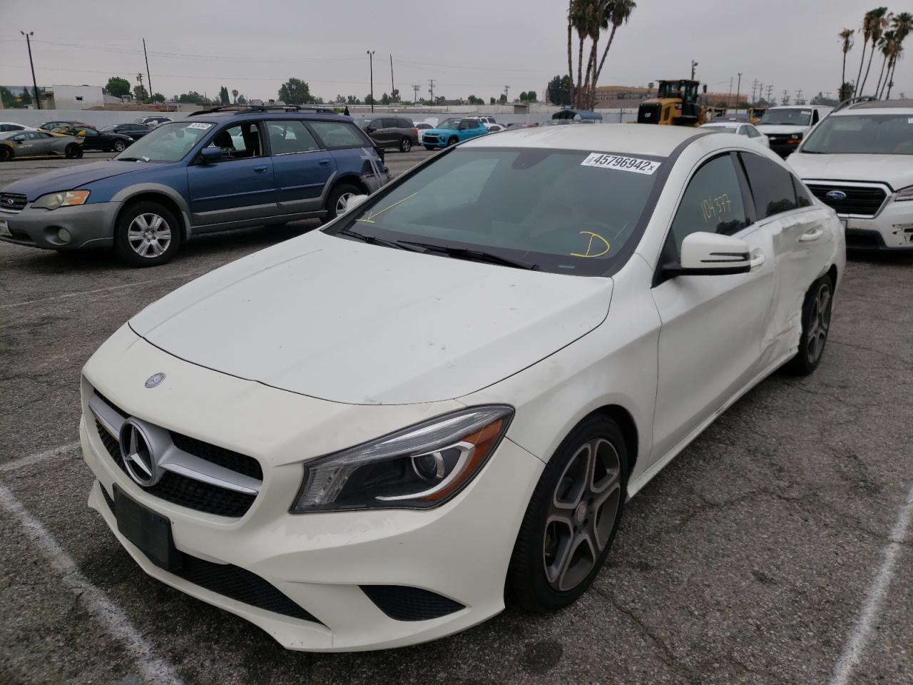 Image 2 of 2014 MERCEDES-BENZ CLA 250 2014 with VIN WDDSJ4EB7EN156592