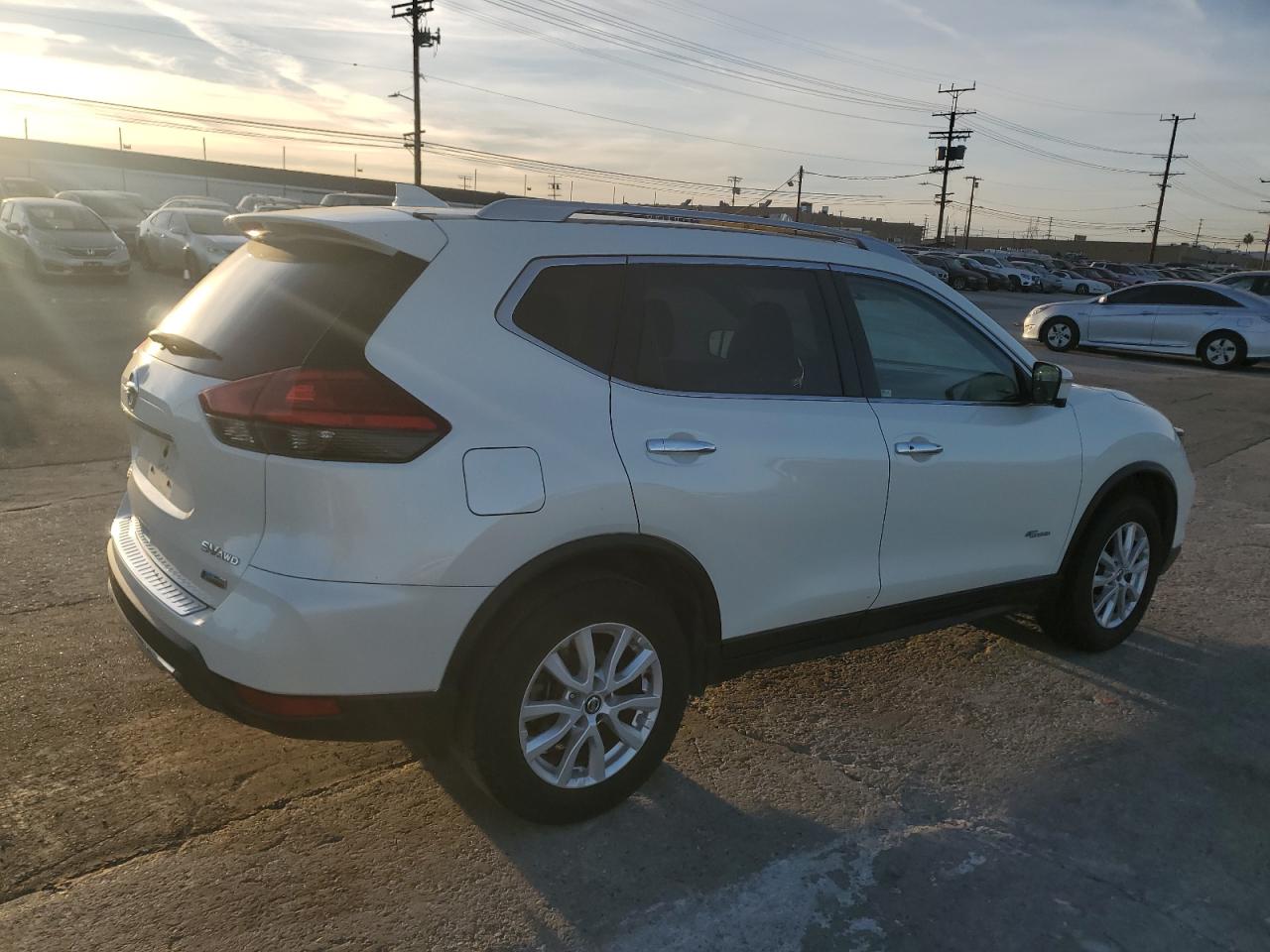 Obraz 3 z 2017 NISSAN ROGUE SV HYBRID 2017 z VIN 5N1ET2MV2HC827762