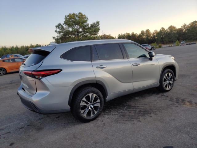 Obraz 3 z 2021 TOYOTA HIGHLANDER HYBRID XLE 2021 z VIN 5TDGARAH6MS008305