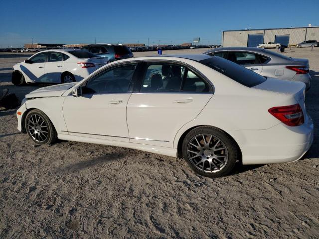 Изображение 2 2013 MERCEDES-BENZ C 250 2013 с VIN WDDGF4HB7DR294899