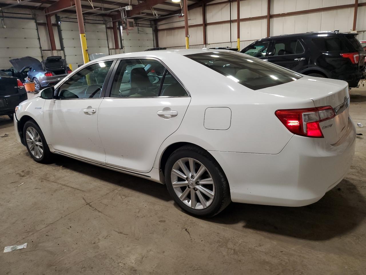 Obraz 2 z 2014 TOYOTA CAMRY HYBRID 2014 z VIN 4T1BD1FK7EU100555