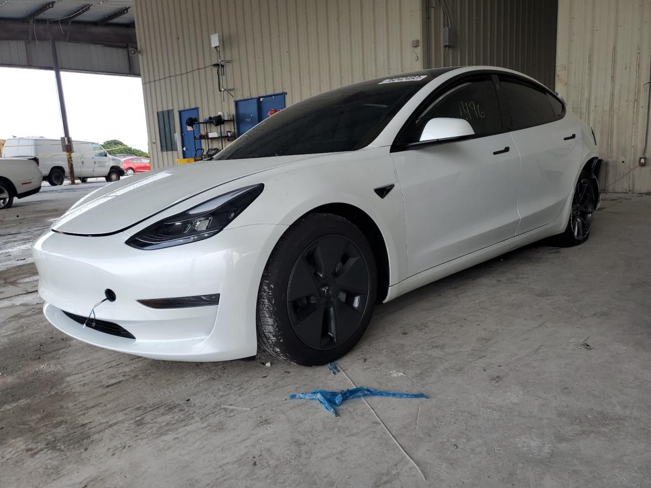 Obraz 1 z 2023 TESLA MODEL 3  2023 z VIN 5YJ3E1EA9PF653945
