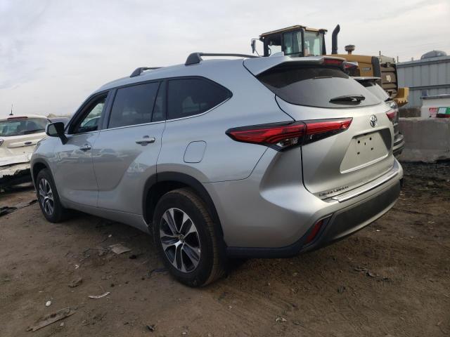 Image 2 of 2022 TOYOTA HIGHLANDER XLE 2022 with VIN 5TDHZRBH5NS581533