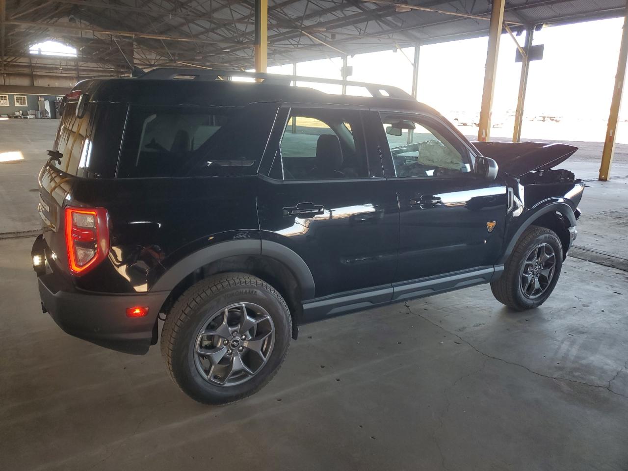 Obraz 3 z 2022 FORD BRONCO SPORT BADLANDS 2022 z VIN 3FMCR9D91NRD86978