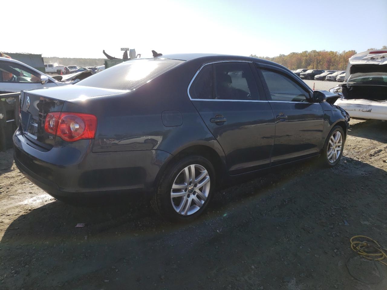 Image 3 of 2007 VOLKSWAGEN JETTA 2.5 OPTION PACKAGE 1 2007 with VIN 3VWSF71K77M010626