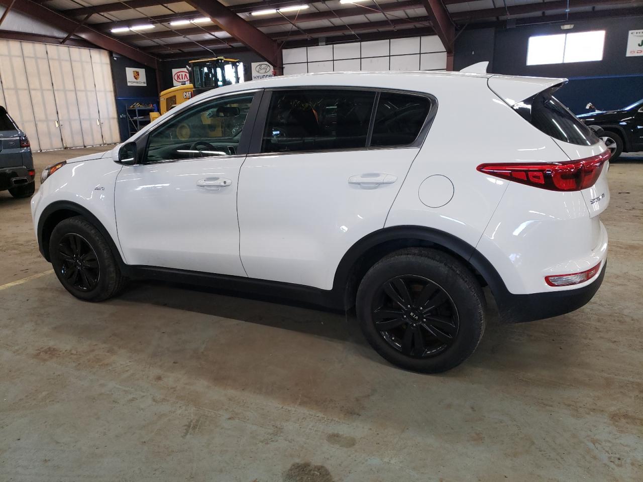 Image 2 of 2019 KIA SPORTAGE LX 2019 with VIN KNDPMCAC9K7502027