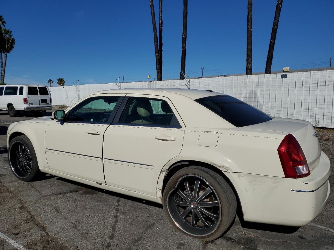 Image 2 of 2006 CHRYSLER 300 TOURING 2006 with VIN 2C3KA53G36H538048