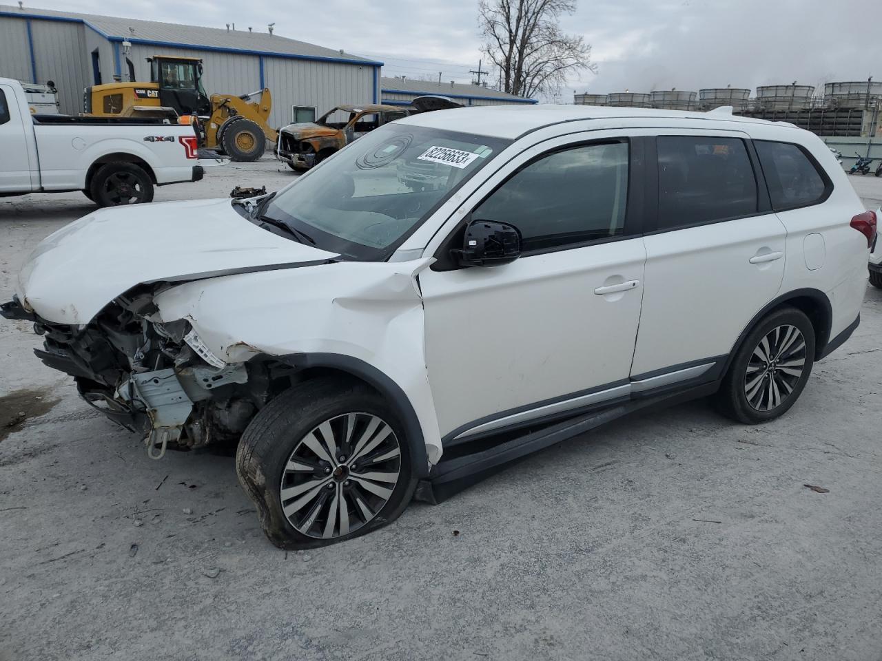 Obraz 2019 MITSUBISHI OUTLANDER ES 2019