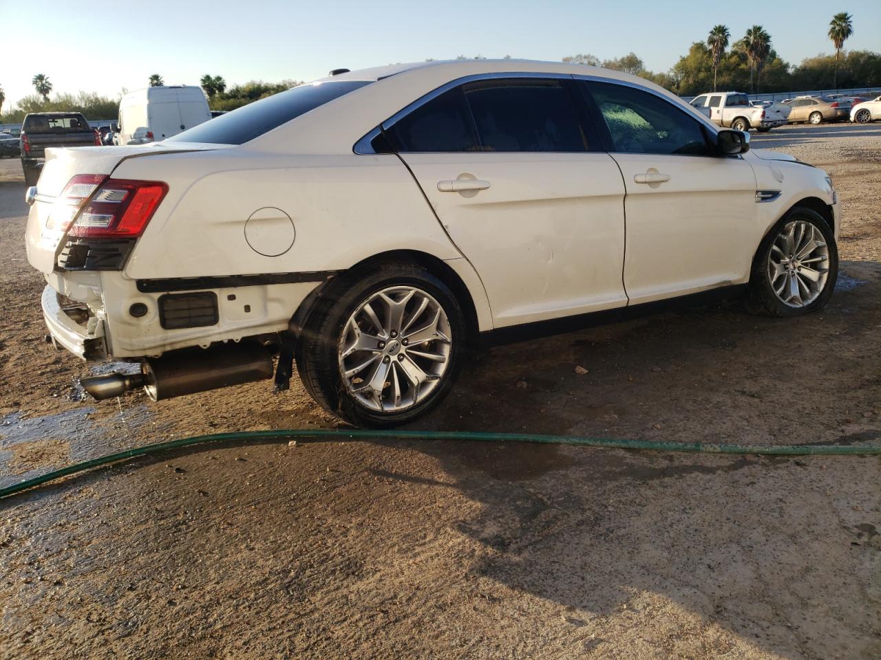 Image 3 of 2015 FORD TAURUS LIMITED 2015 with VIN 1FAHP2F82FG207325