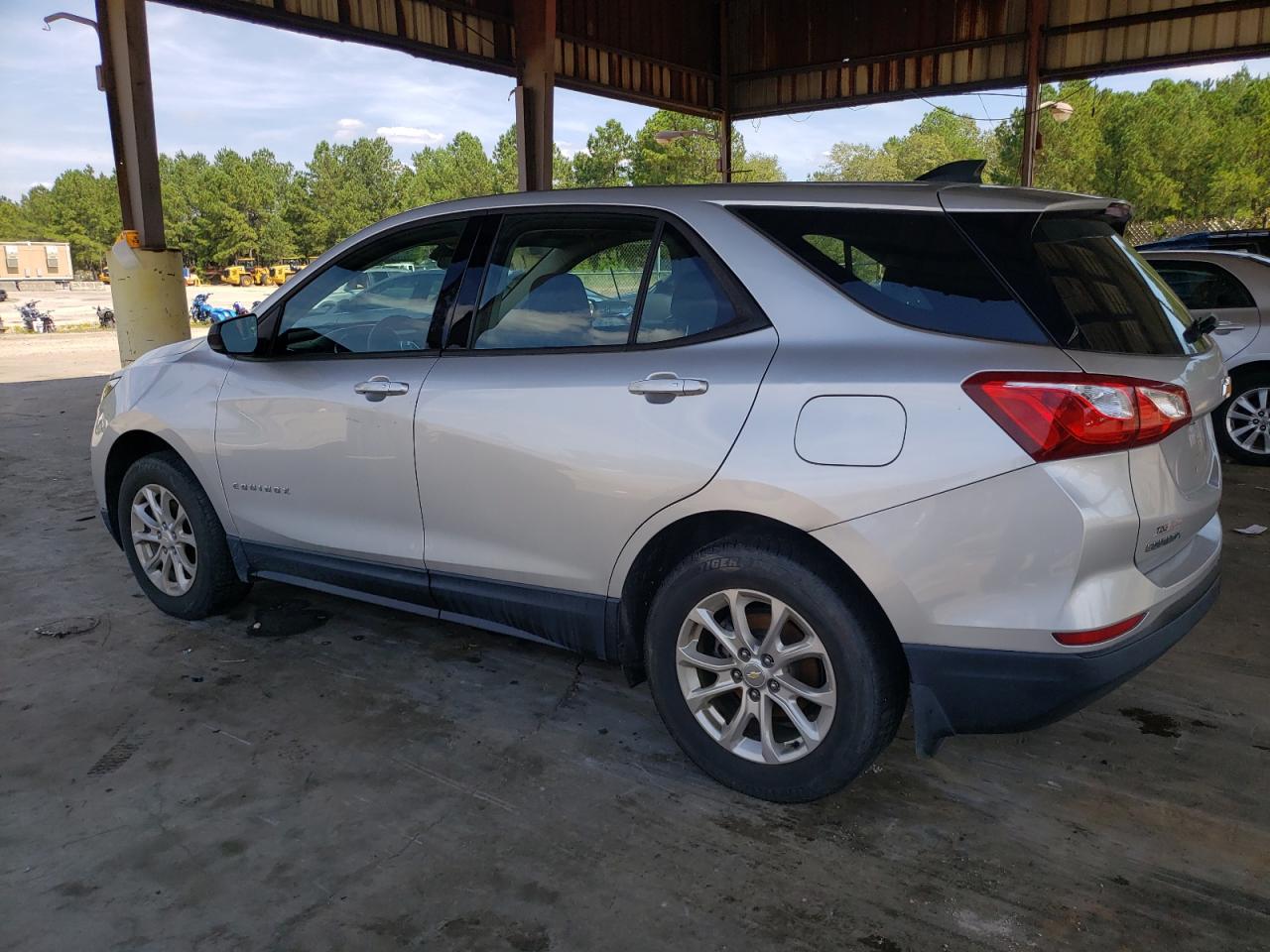 Изображение 2 2019 CHEVROLET EQUINOX LS 2019 с VIN 3GNAXSEV8KS579631