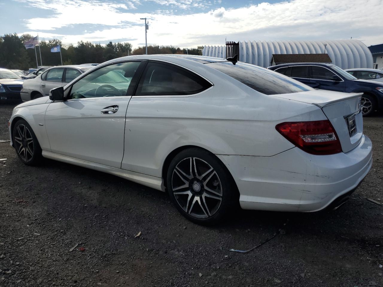 Image 2 of 2014 MERCEDES-BENZ C 250 2014 with VIN WDDGJ4HB0EG277339