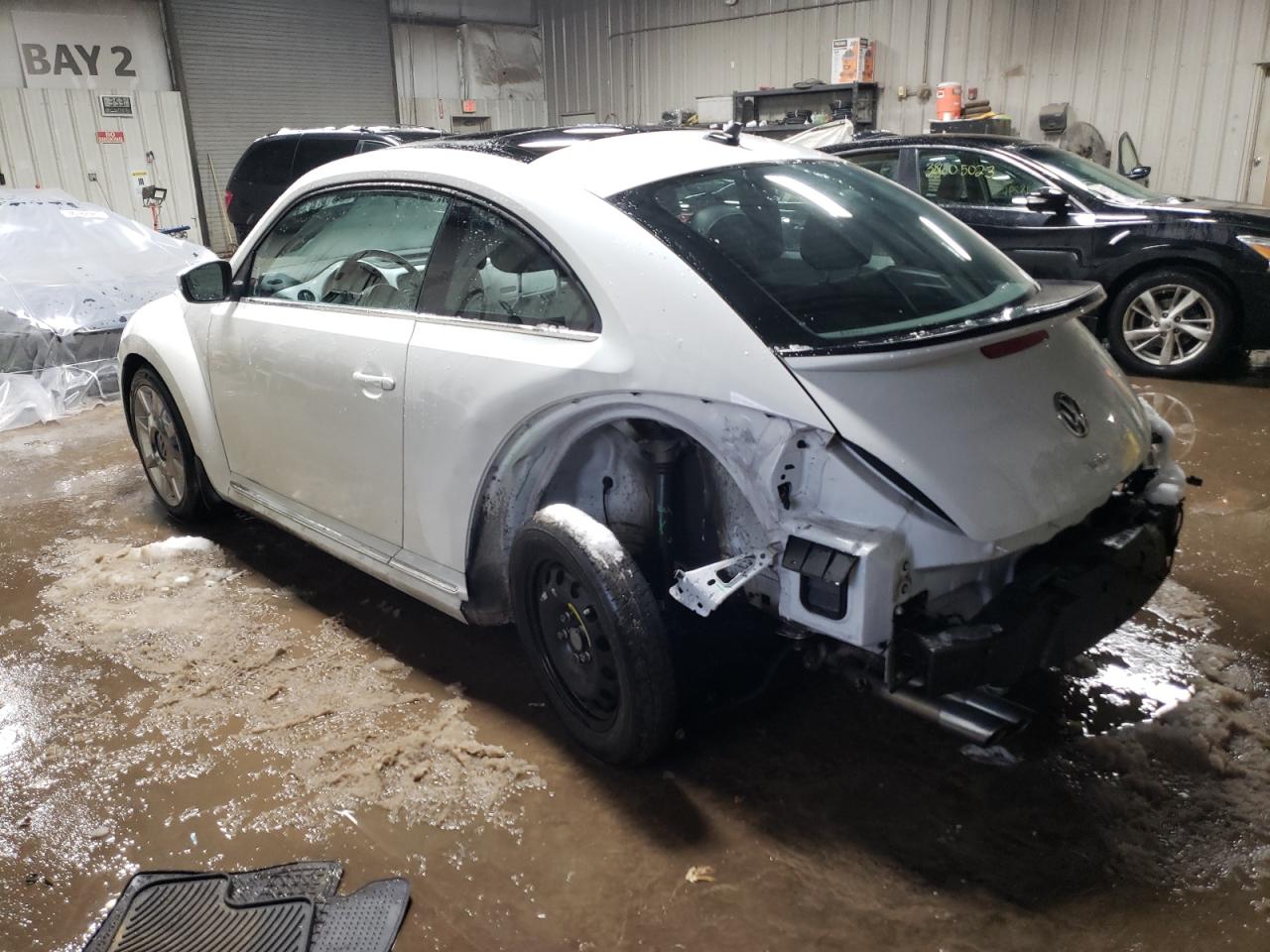 Image 2 of 2018 VOLKSWAGEN BEETLE SE 2018 with VIN 3VWJD7AT3JM726084