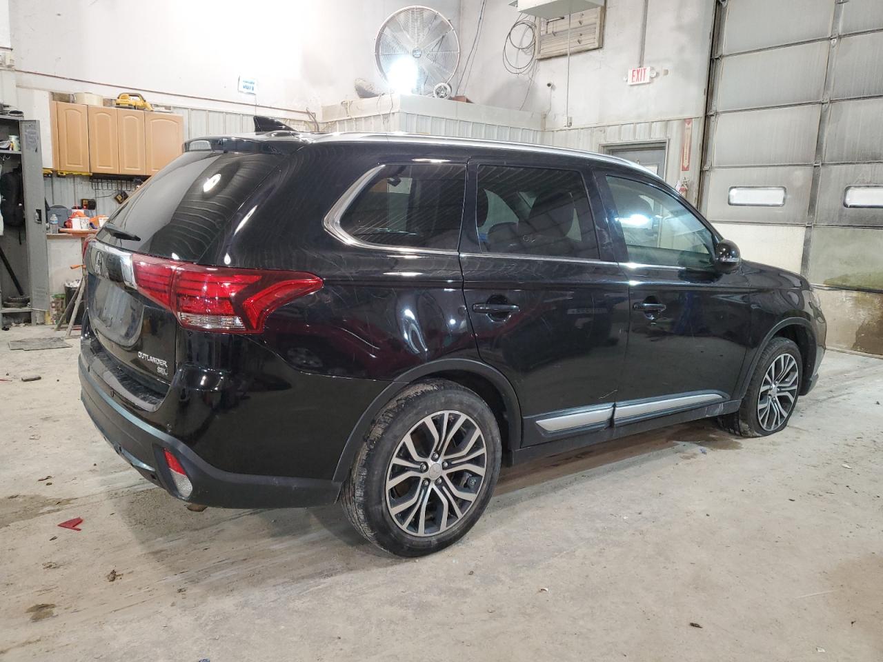 Image 3 of 2017 MITSUBISHI OUTLANDER SE 2017 with VIN JA4AZ3A36HZ018847